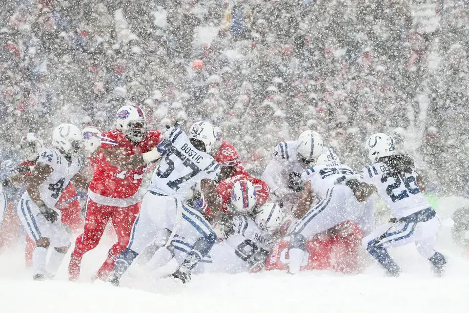 Top NFL Players to Sponsor This Holiday Season