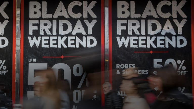The Guide to Marketing with Athletes for Black Friday 2024